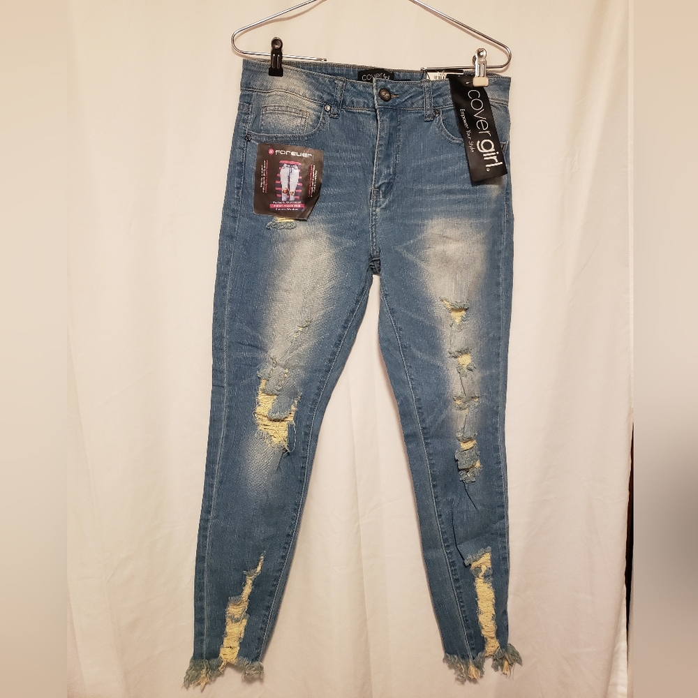 Cover Girl forever distressed jeans,, size 11/12 , NWT